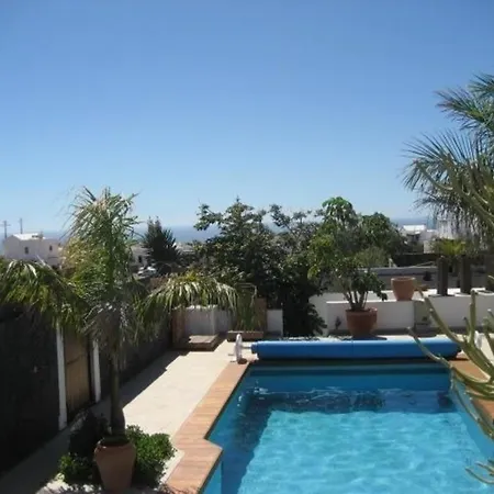 Ferienhaus Aus Zwei Wohneinheiten Bestehend Mit Beheiztem Pool Und Terrasse - B44101 *